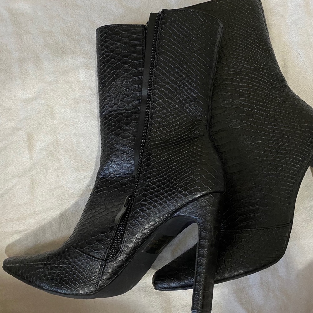 Fashion nova black booties